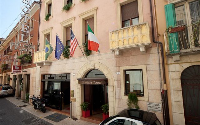 Book a cheap room in Hotel Giulietta e Romeo